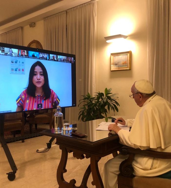 Estudiantes de la Ibero León dialogan con el  Papa